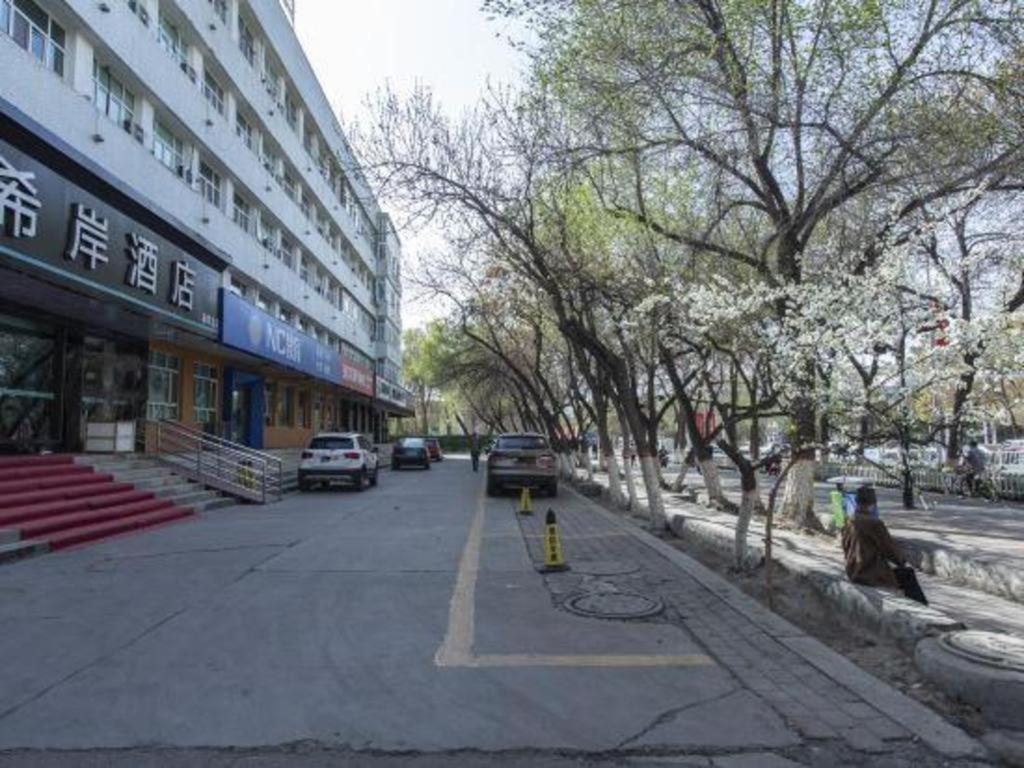 Xana Hotelle Shihezi Junken Museum Branch Exterior photo